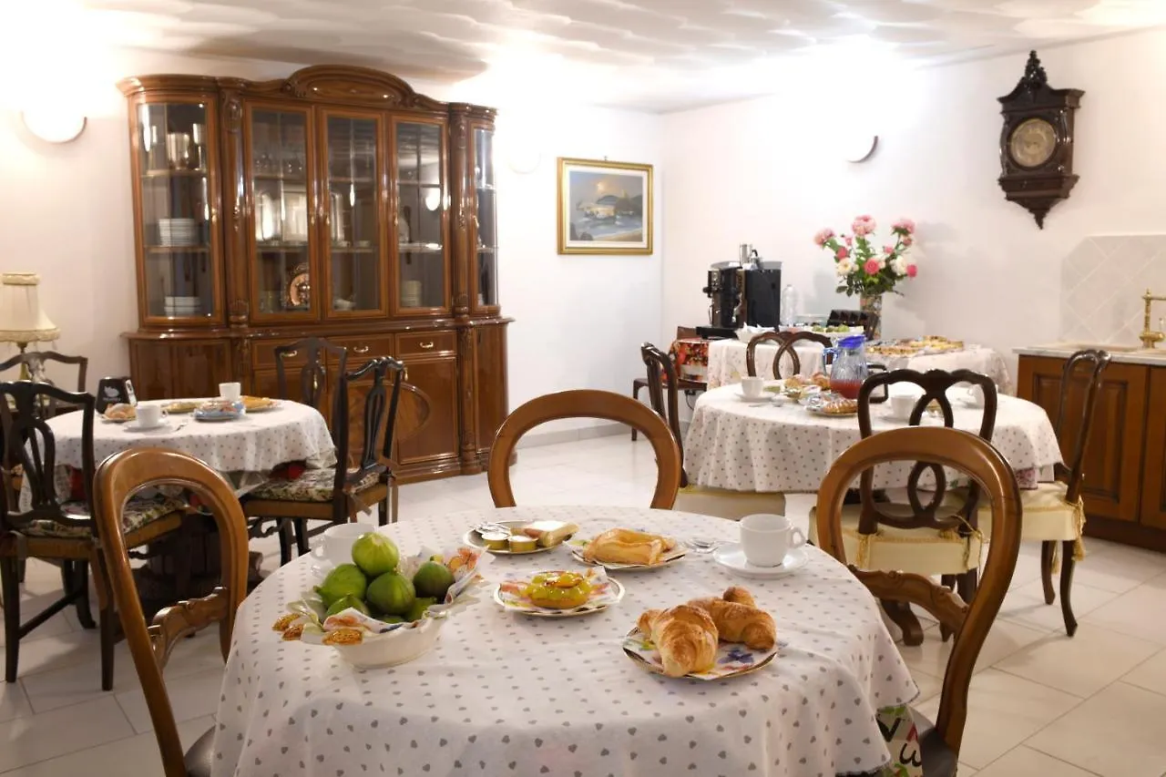 La Casa Della Volpe Bed & Breakfast Vedano Olona 0*,  İtalya